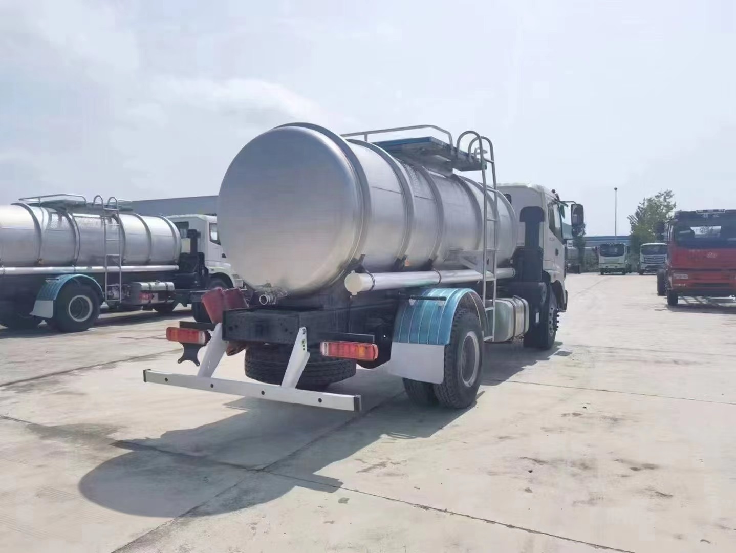 12 TON Sewer High-pressure Washing Truck Septic Tank Suction Sewage Suction Truck