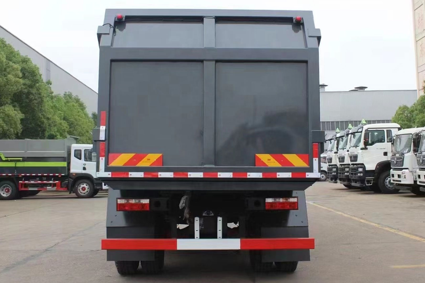 Dump Garbage Truck Factory Manufacture Side Hang Up Type