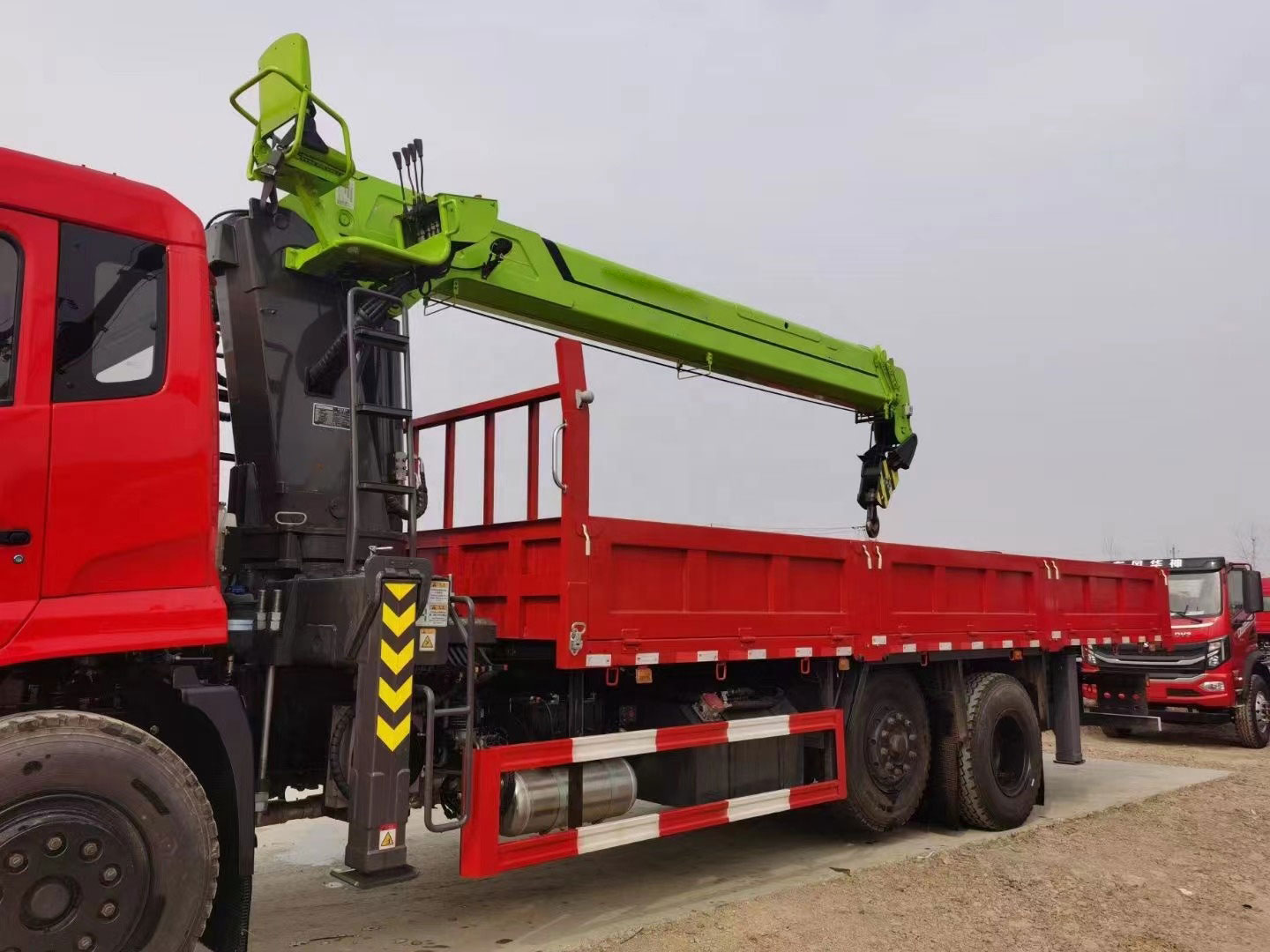 Crane Truck for Sale Factory Direct Exporting 