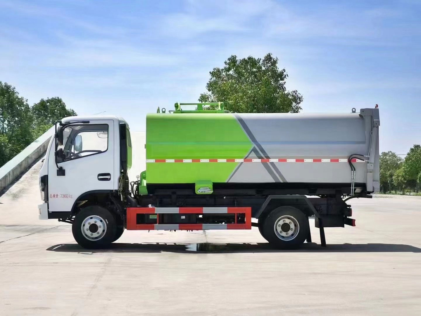 Special Manufacture Dump Garbage Truck Side Hang Up Type